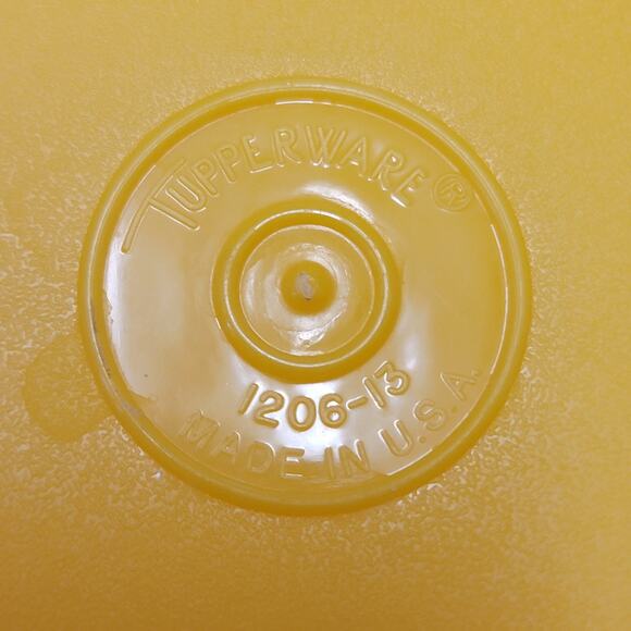 VTG 70s Tupperware Seal N Serve Bowl Harvest Yellow‎ No Lid 1206-13 Collectible - Picture 4 of 4